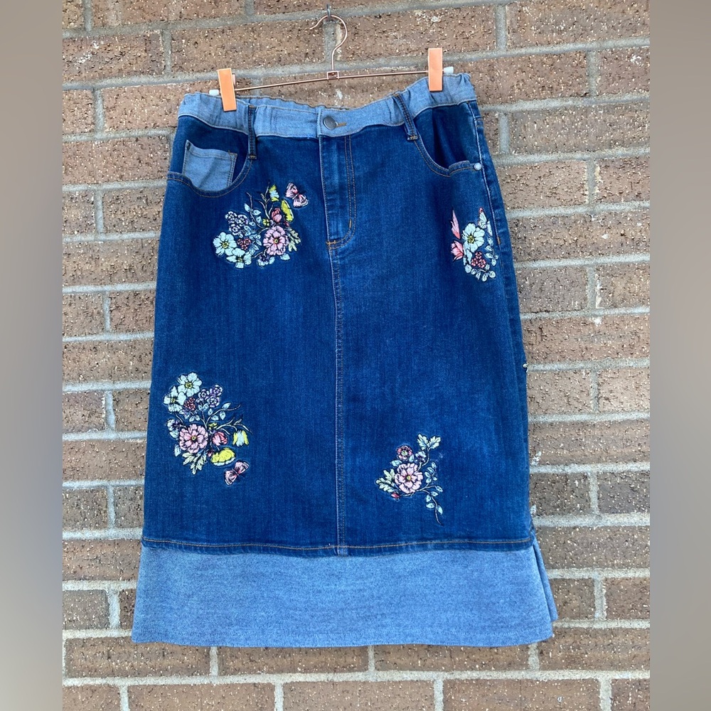 Two toned Denim Embroidered Pencil Skirt,  1X